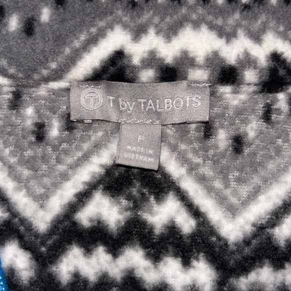 T by Talbots Half Zip Geo Print Fleece Pullover Kangaroo🦘Pocket, Size P - Picture 7 of 15